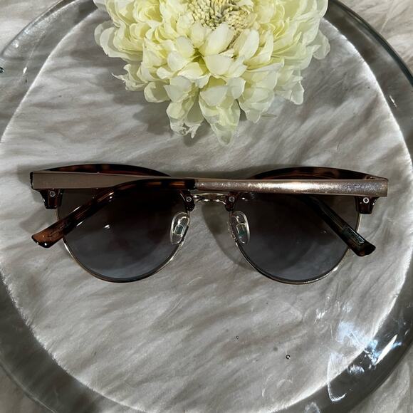 NEW Nanette Lepore Cat Eye Metal Frame Gradient Sunglasses Tortoise Gold NN201 - Picture 2 of 12